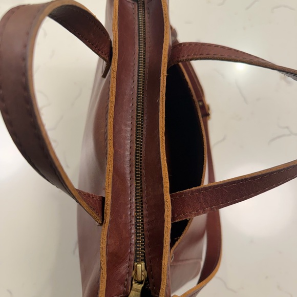 Portland Leather Tote Bag - Picture 6 of 9